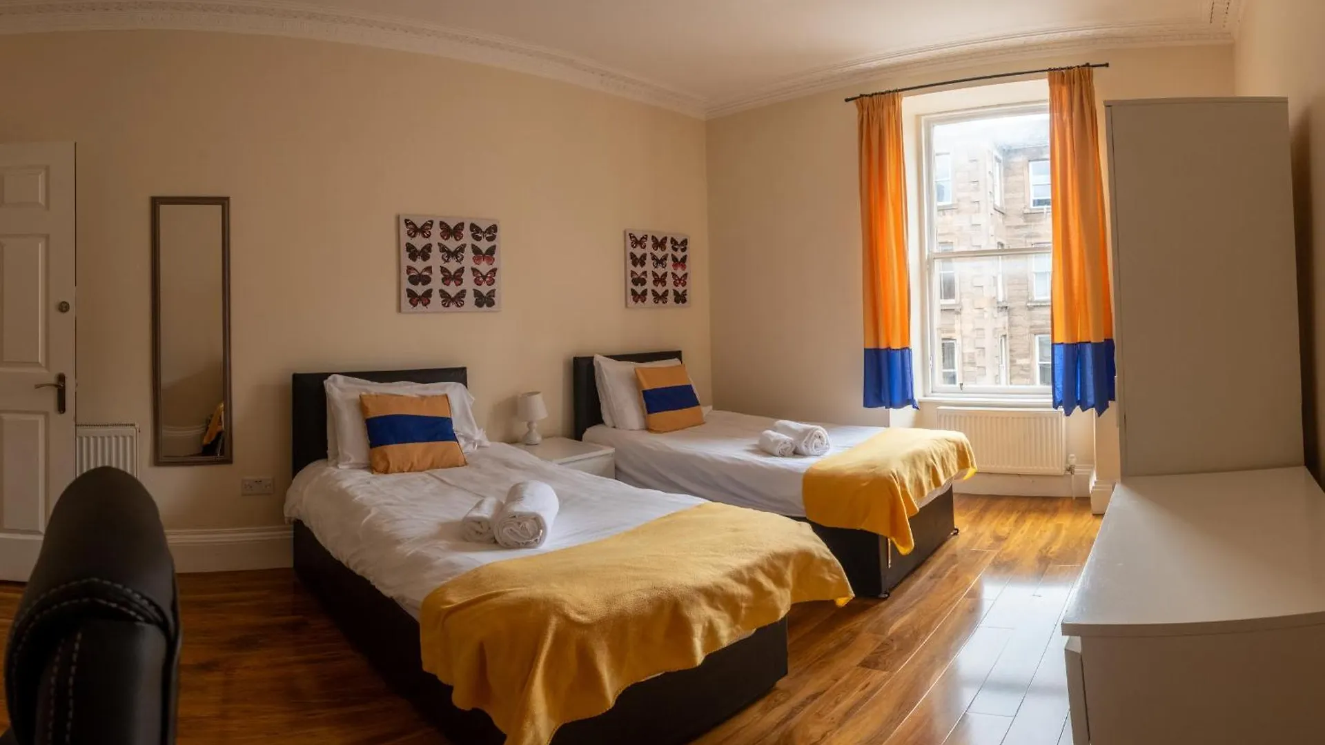3 Bedroom Apartment With Castle Views 爱丁堡